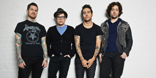 A Fall Out Boy új albummal jelentkezik, ez a So Much (For) Stardust
