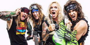 Steel Panther: Phil Demmel-lel (ex-Machine Head, Vio-lence) játszották az Asian Hooker dalukat