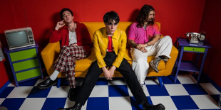 A Weathers bejelentette közelgő új albumát, aminek címe: Are We Having Fun?