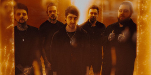 A Yorkshire-i melodikus metál zenekar, a Caskets bejelentette új albumát, a Reflections-t