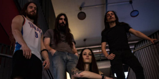 A Praetor a Pitch Black videóval népszerűsíti bemutatkozó albumát