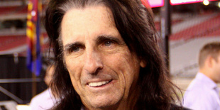 Beindult a tolerancia Alice Cooper ellen, a transzneműekkel kapcsolatos véleménye alapján