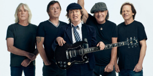 Hét év óta először lépett fel az AC/DC
