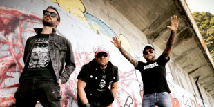 Poszt-pandémiás dühödt rock-kal támad a The Clamps