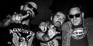 Új Ébredés: Trinta & Um - Granada No Charco
