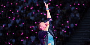 A Coldplay frenetikus triplázása a Puskás Arénában