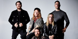 Hallgasd meg az Underoath legújabb dalát, a Teeth-et!