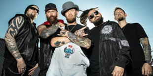 A Five Finger Death Punch 200.000 dollárt adományozott a hajléktalan fiatalok támogatására