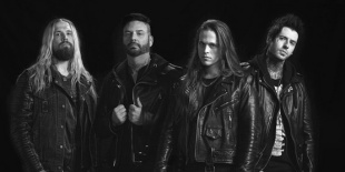 Az ex-FFDP gitáros Jason Hook bandája, a Flat Black új klipje betekintést nyújt a turnéjukba