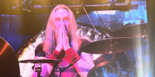Befejezi a turnézást az Iron Maiden-nel Nicko McBrain dobos, de már megvan az utódja