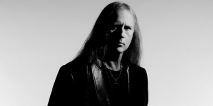Jerry Cantrell lemezbemutató turnéra indul