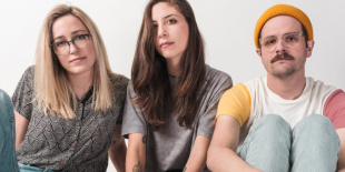 A Weakened Friends és Buckethead egy pályára álltak – itt az „NPC”!