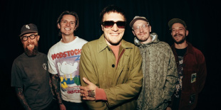 A Neck Deep beizzítja a deluxe rakétákat – szeptember 12-én jön a turbózott újrakiadás!