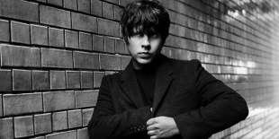 Jake Bugg új dallal jelentkezett – itt a „Never Said Goodbye”