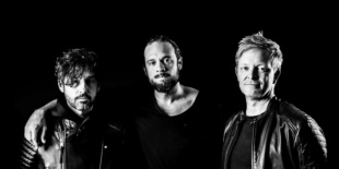 Revis visszatér: megérkezett a “Killing Time” és 20 év után az első albumuk