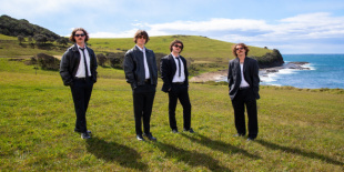 Az ausztrál indie új hangja – Cheeky Leash a megélhetési válságot dolgozza fel a Change-ben