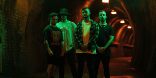 Az ausztrál metalcore-os Deficit robbanó új dallal jelentkezett: ‘FYA’