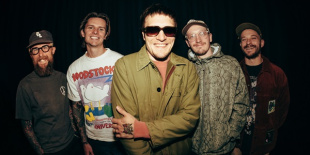 Neck Deep: megérkezett a The Dumbfuck Edition
