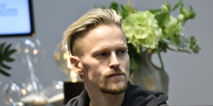 Erik Grönwall feldolgozta Billy Idol klasszikusát, a „White Wedding”-et