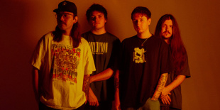 Commoner kitolja az emo határait a „Breach”-szel