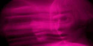 AURORA új projektje súlyosan betalál – megérkezett a TOMORA „Somewhere Else”