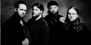 Hat év után új Loathe album: a A Stranger To You a kortárs heavy zene határait feszegeti