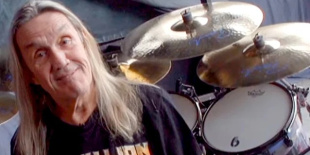 Nicko McBrain a Blaze Bayley-vel és Bruce Dickinson-nal való viszonyáról