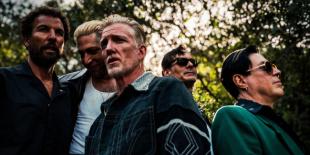A tökéletlenséget ünnepli új dalában a Queens of the Stone Age