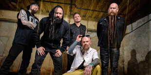 Five Finger Death Punch:  jubileumi ingyenes világpremier a Red Rocks színpadáról