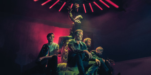 Itt egy újabb dal a Queens of the Stone Age októberben érkező lemezéről